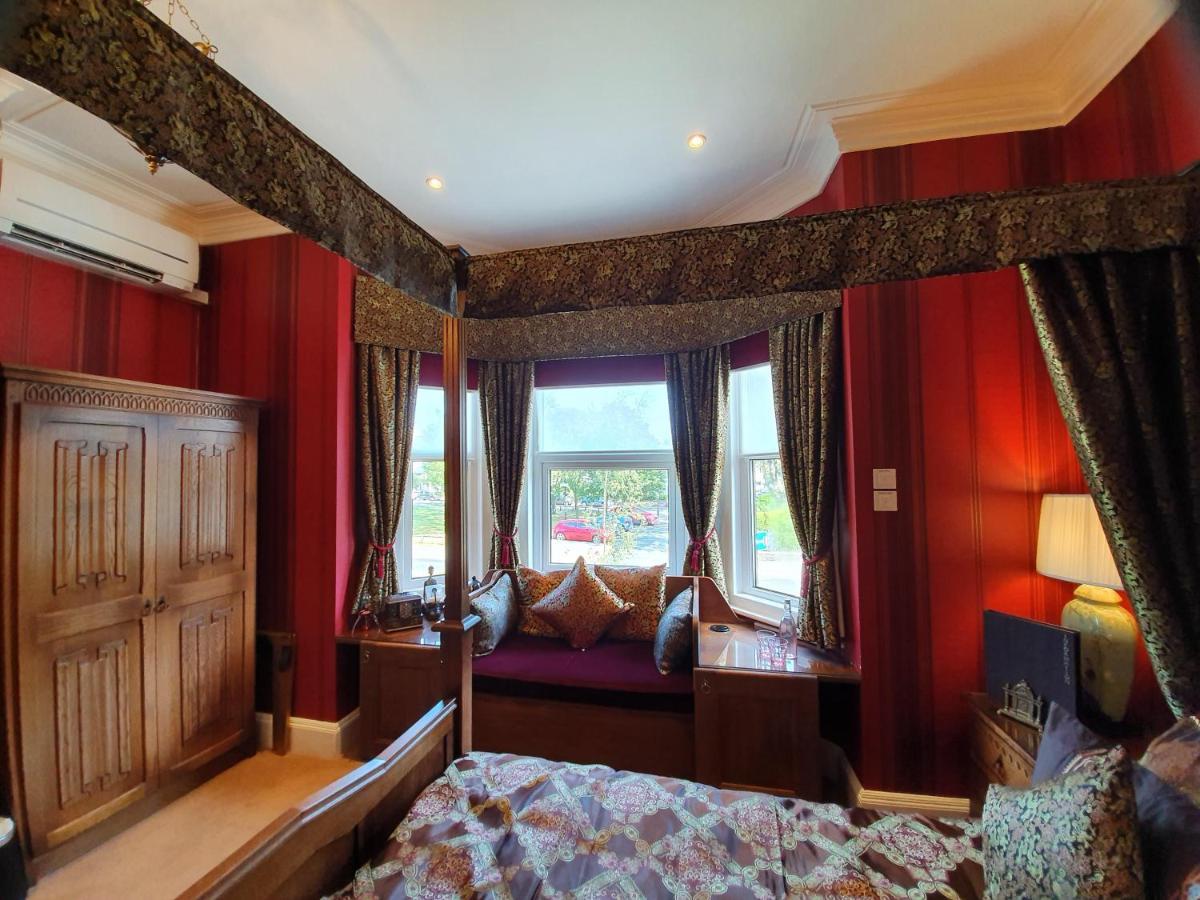 Oak Four Poster King