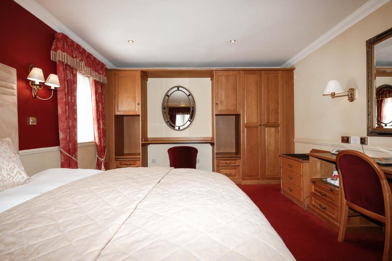 Deluxe Queen Room