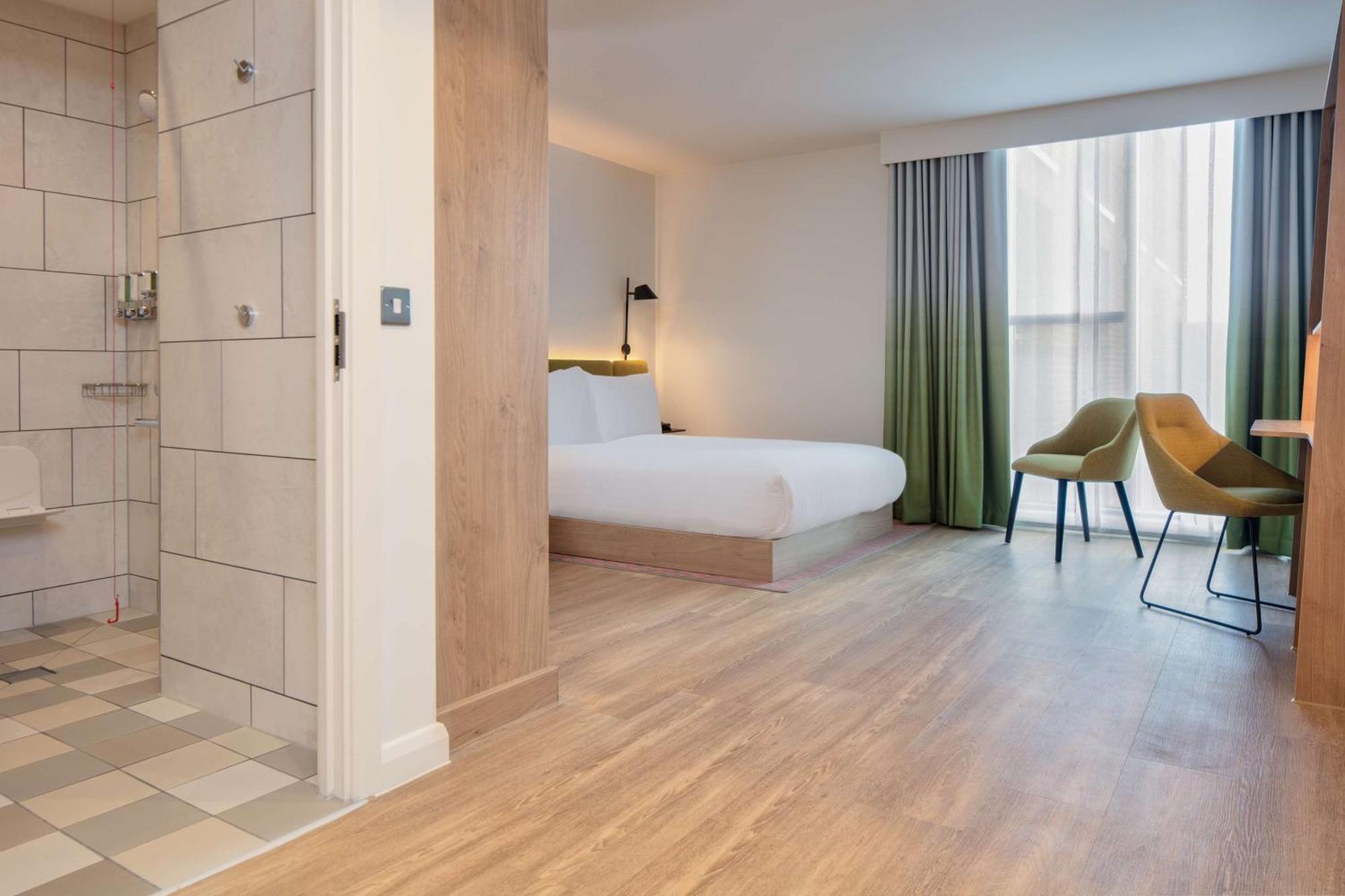 Queen Room - Mobility Access,1552498816:JPEG