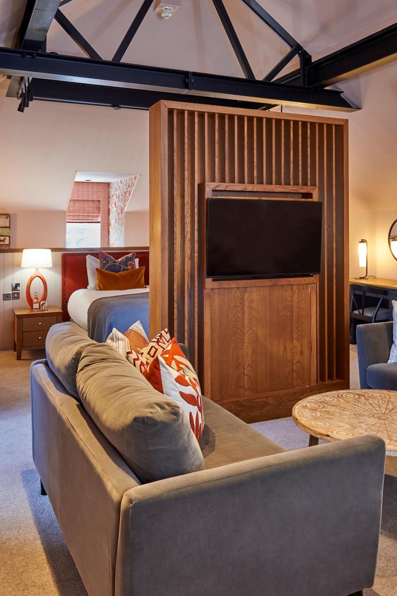 Signature Suite