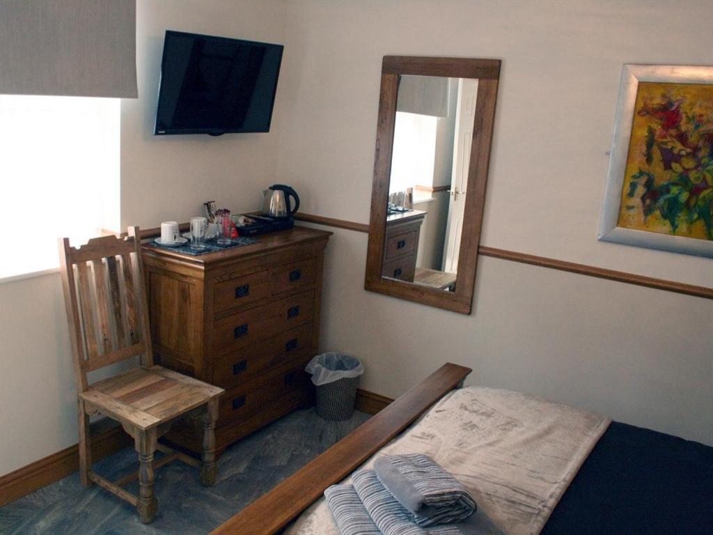 Double Room Private Bathroom