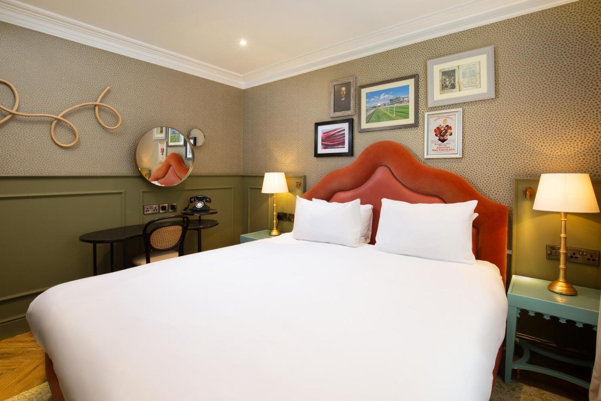 George Walton King Room