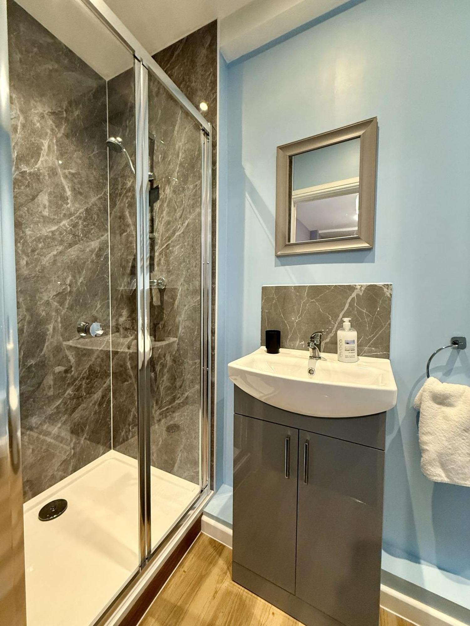 Twin Room Private Bathroom