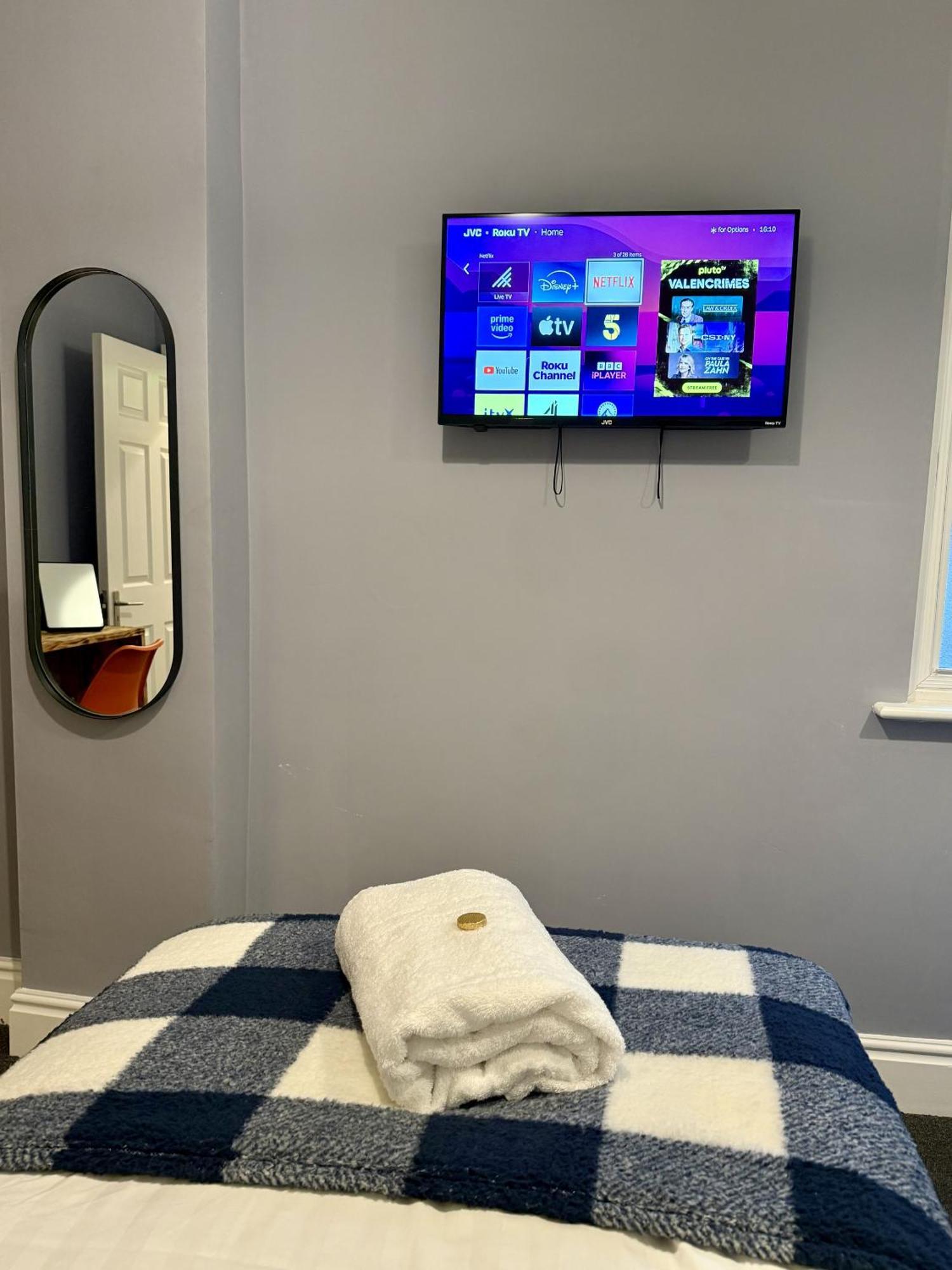 Twin Room Private Bathroom