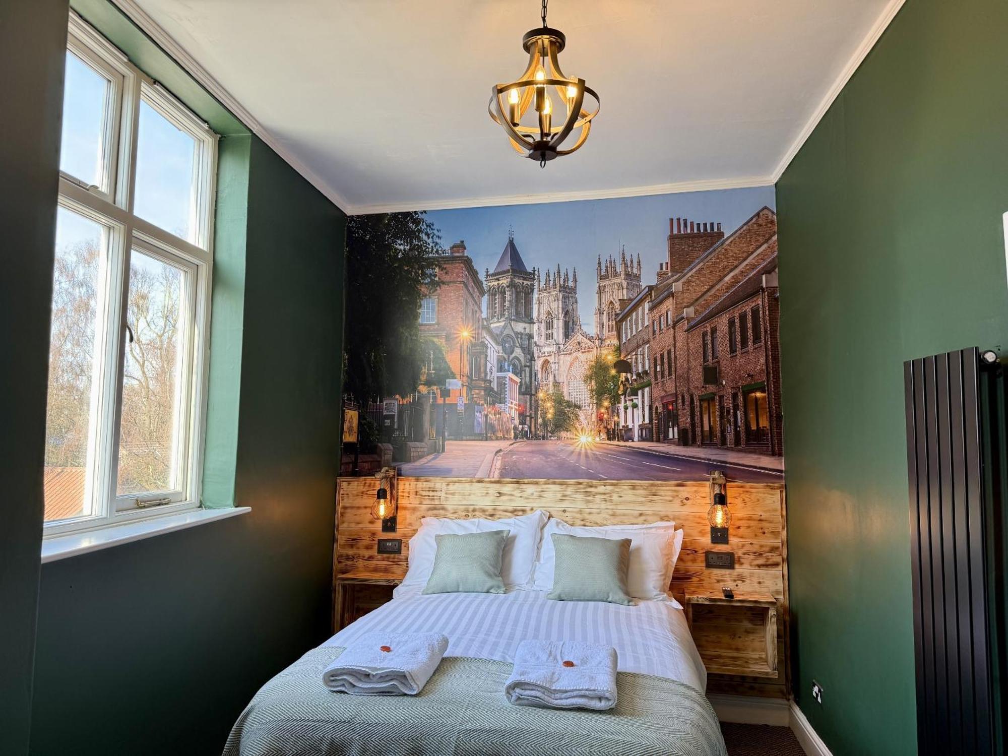 Double Room Private Bathroom