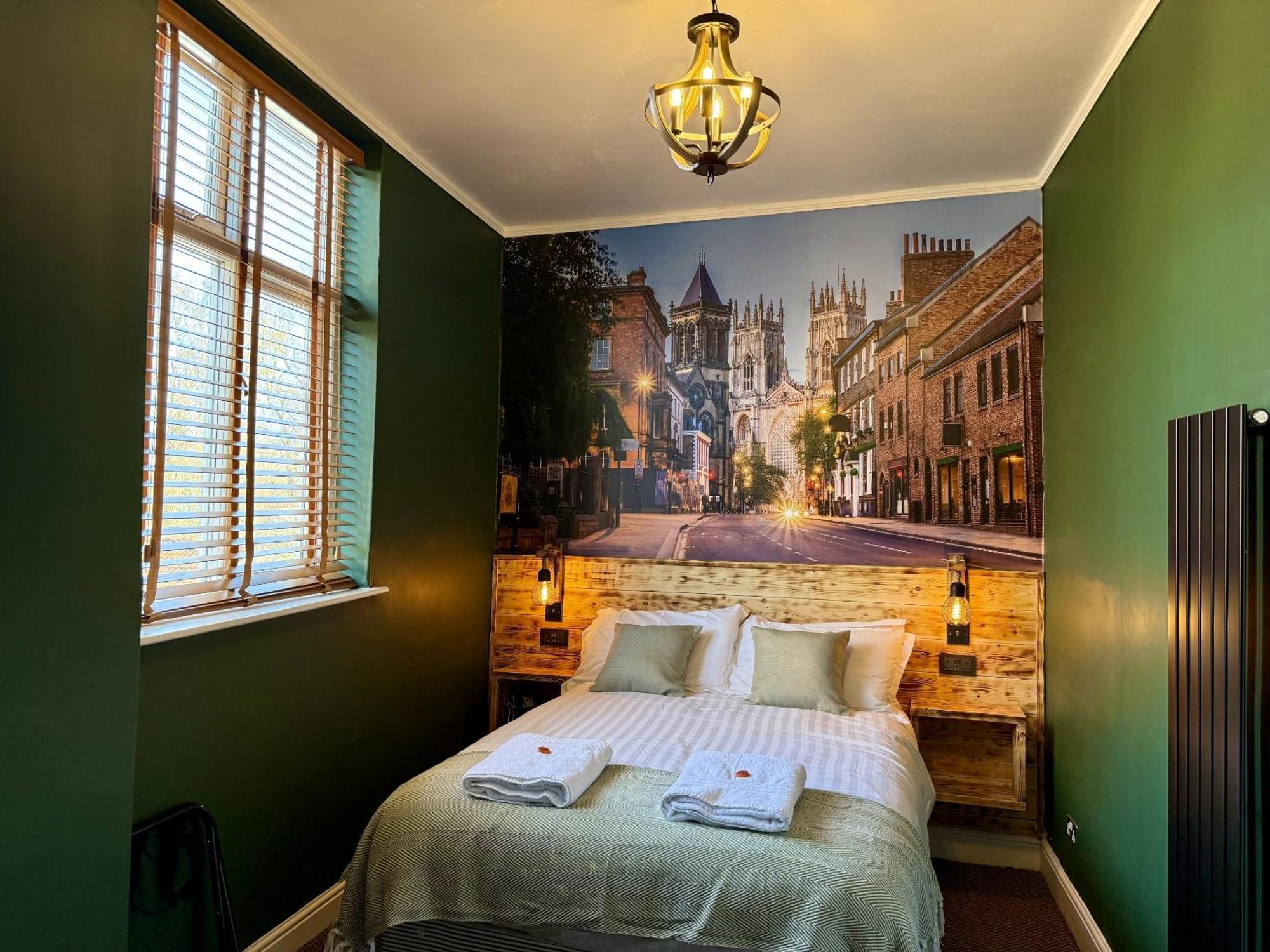 Double Room Private Bathroom
