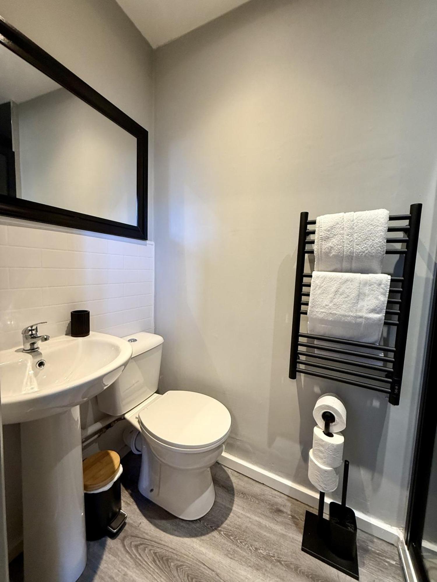Double Room Private Bathroom
