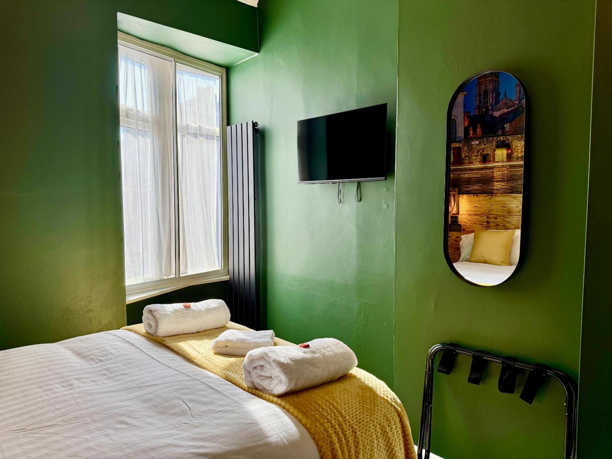 Double Room Private Bathroom