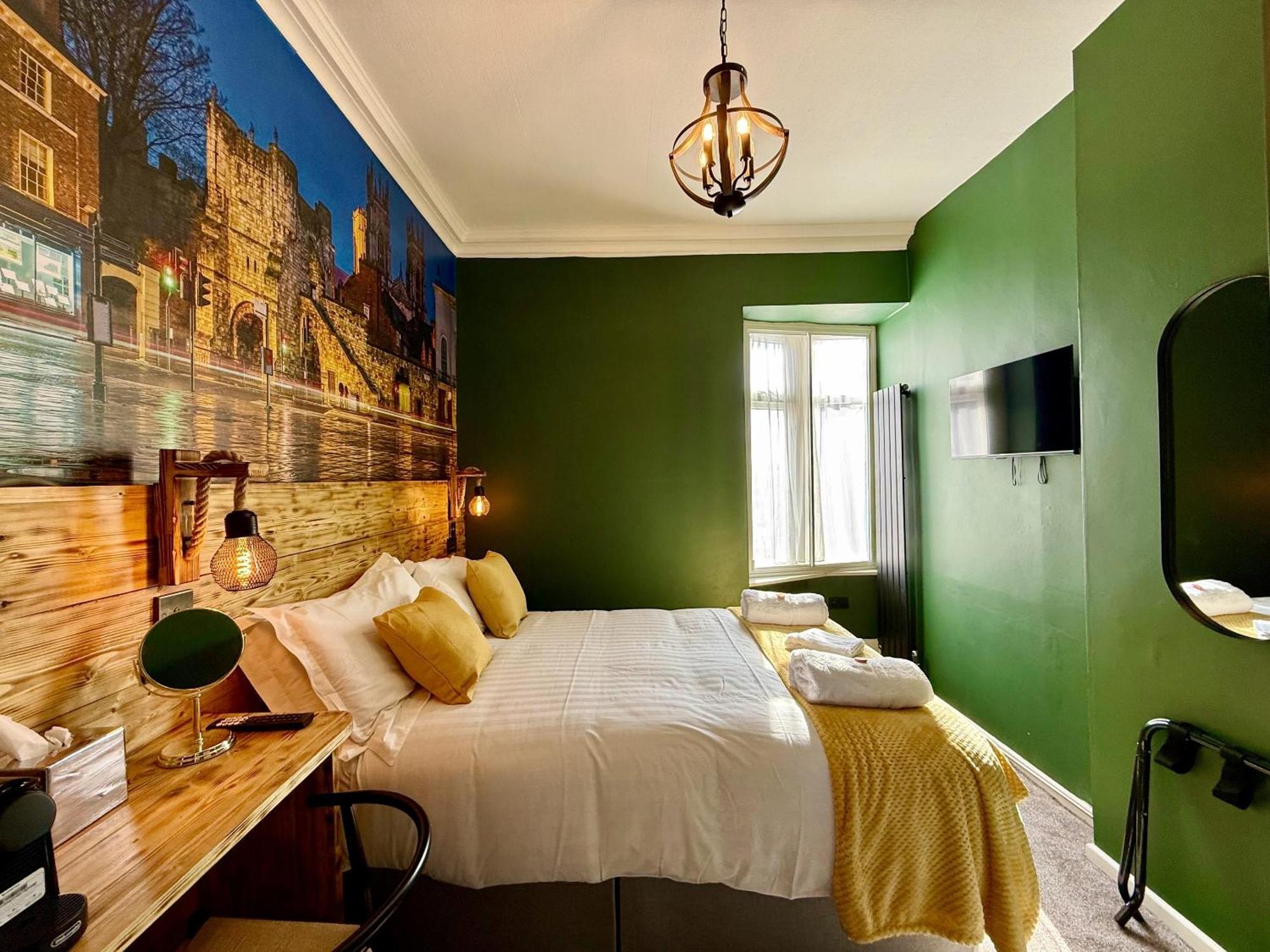 Double Room Private Bathroom