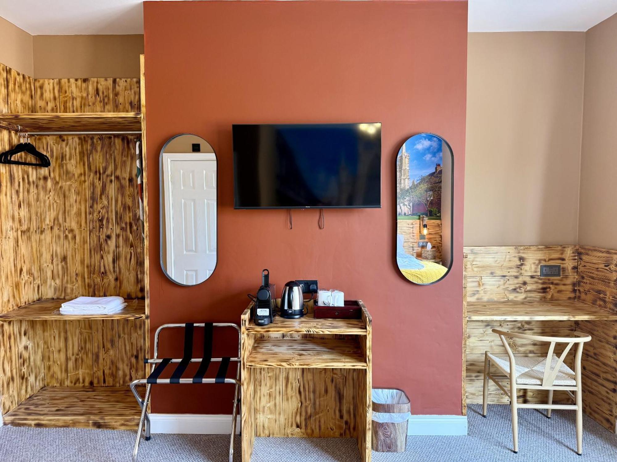 Superior King Room