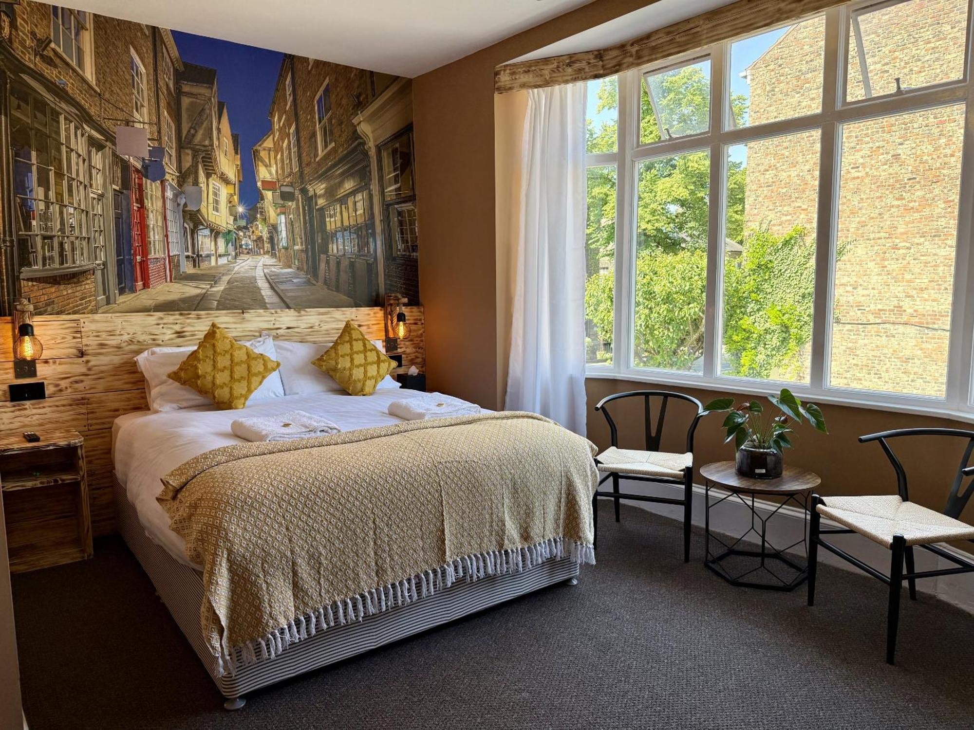 Superior King Room