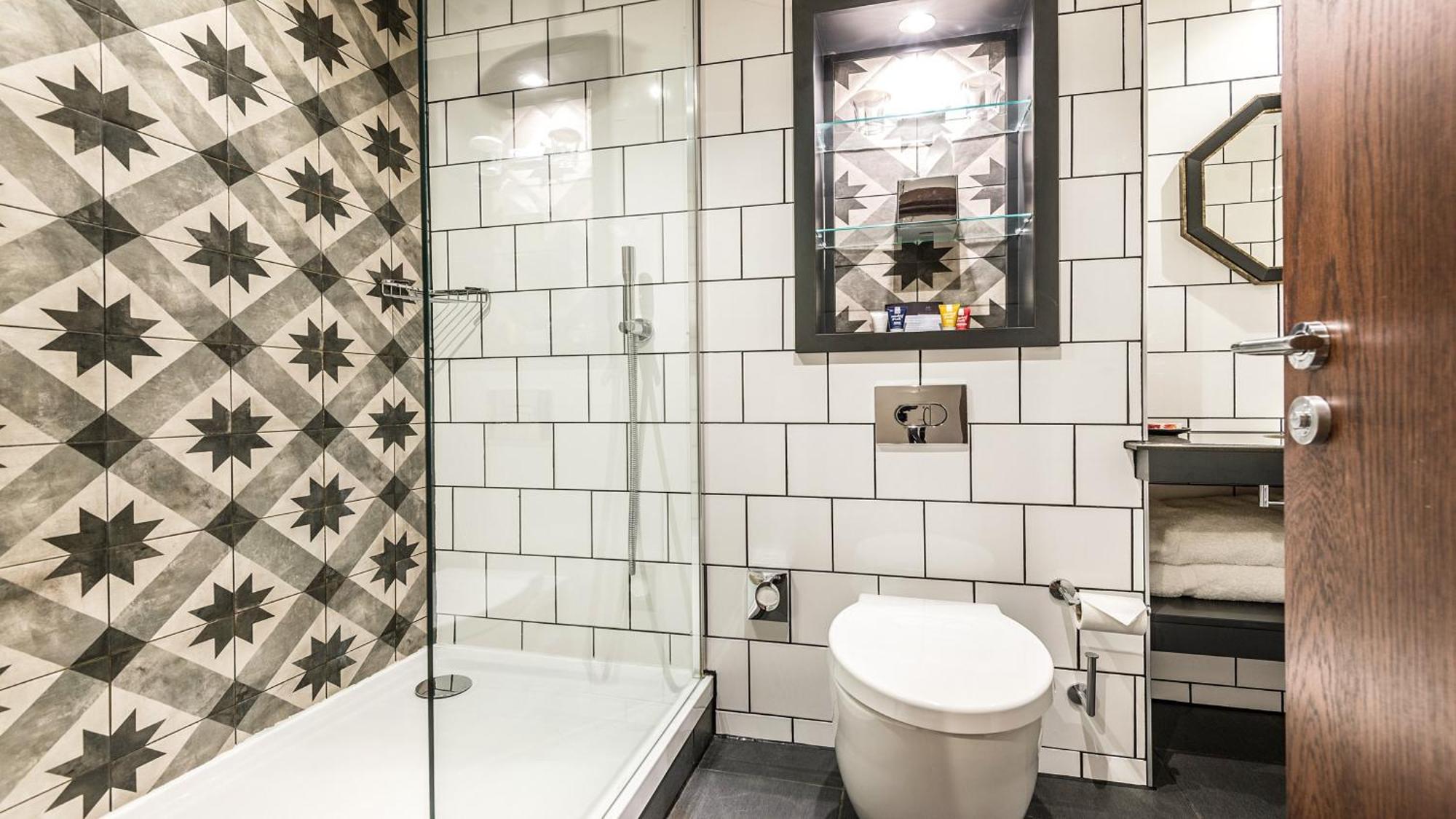 Premium King Room Bath Shower