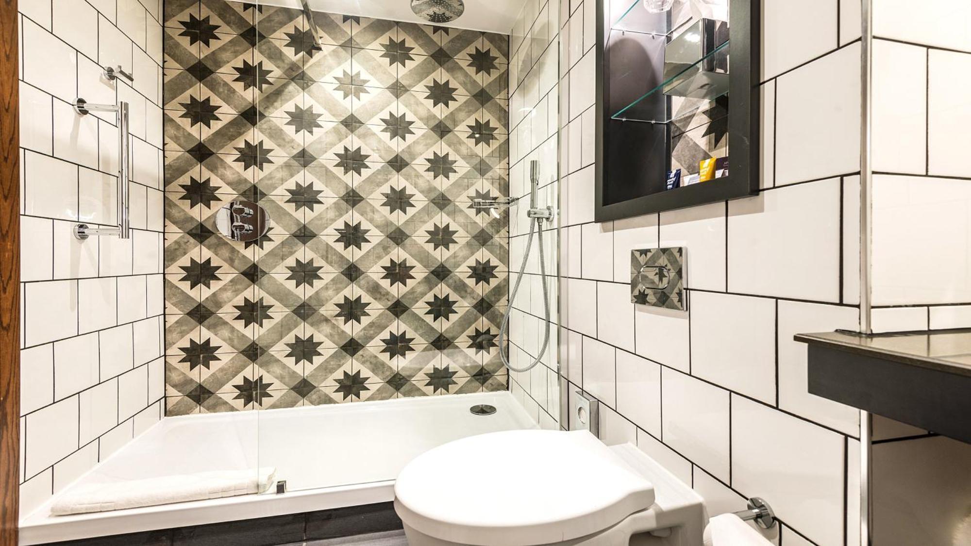 Premium King Room Bath Shower