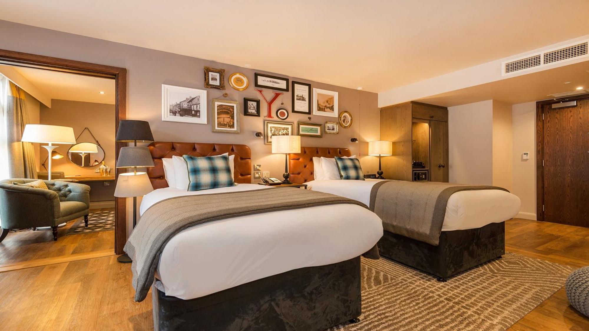 Standard Room Two Single Beds Accessible