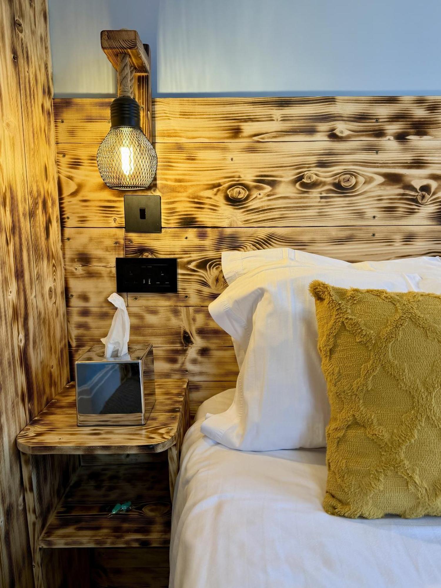 Twin Room Private Bathroom