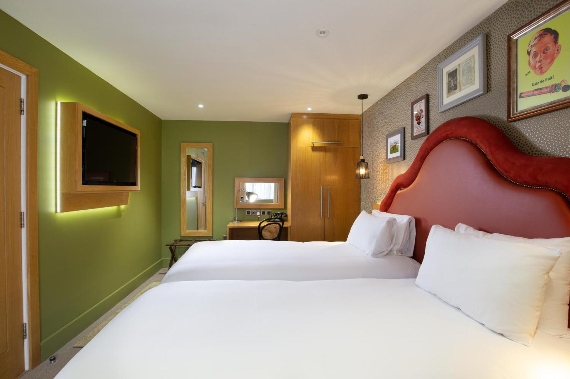 Twin Room Courtyard