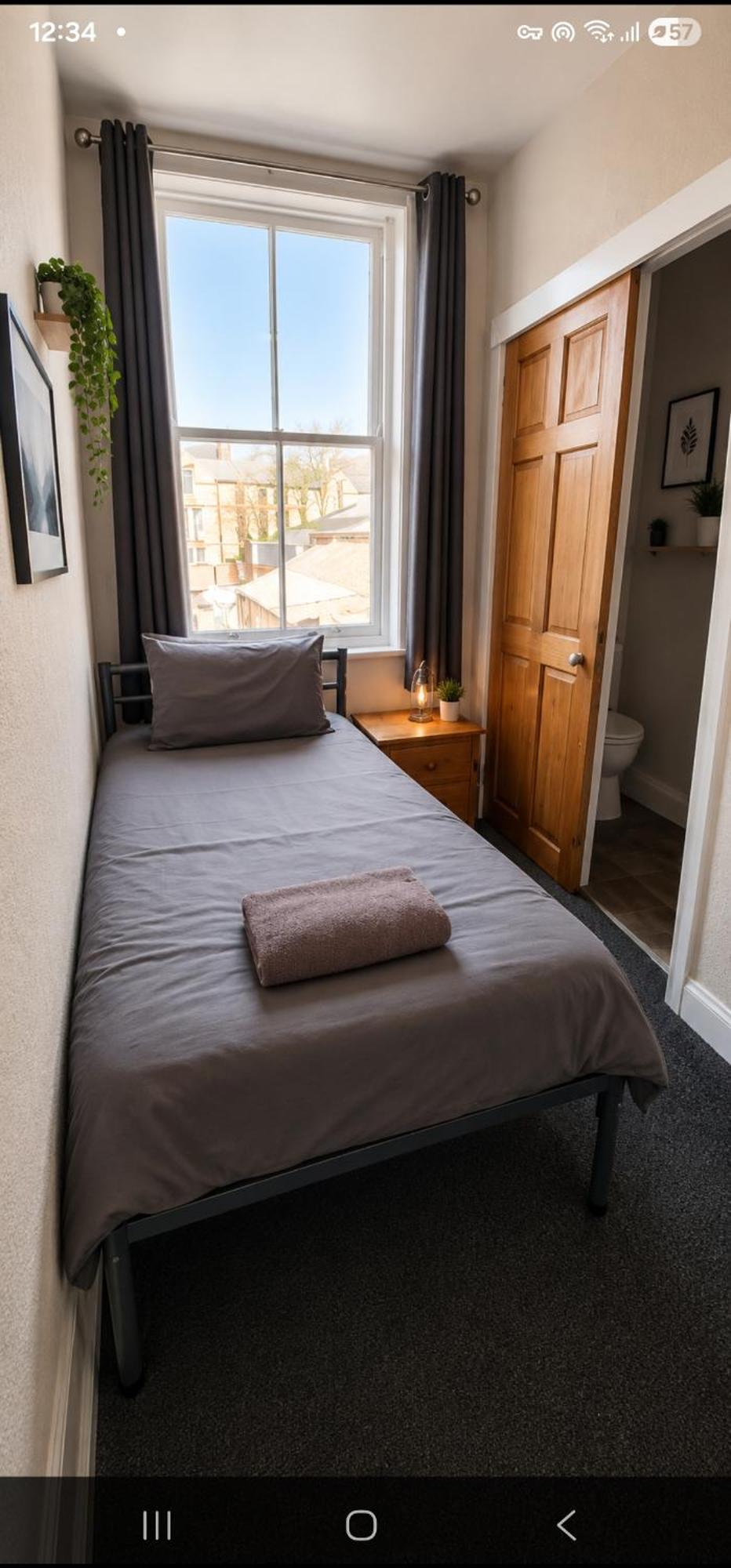 Single Room,1771859732:JPEG
