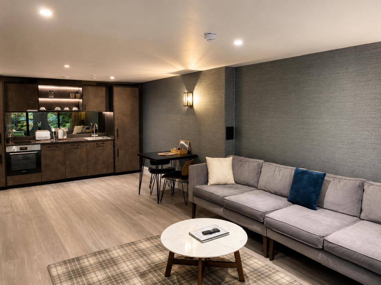Suite (No pets permitted)
