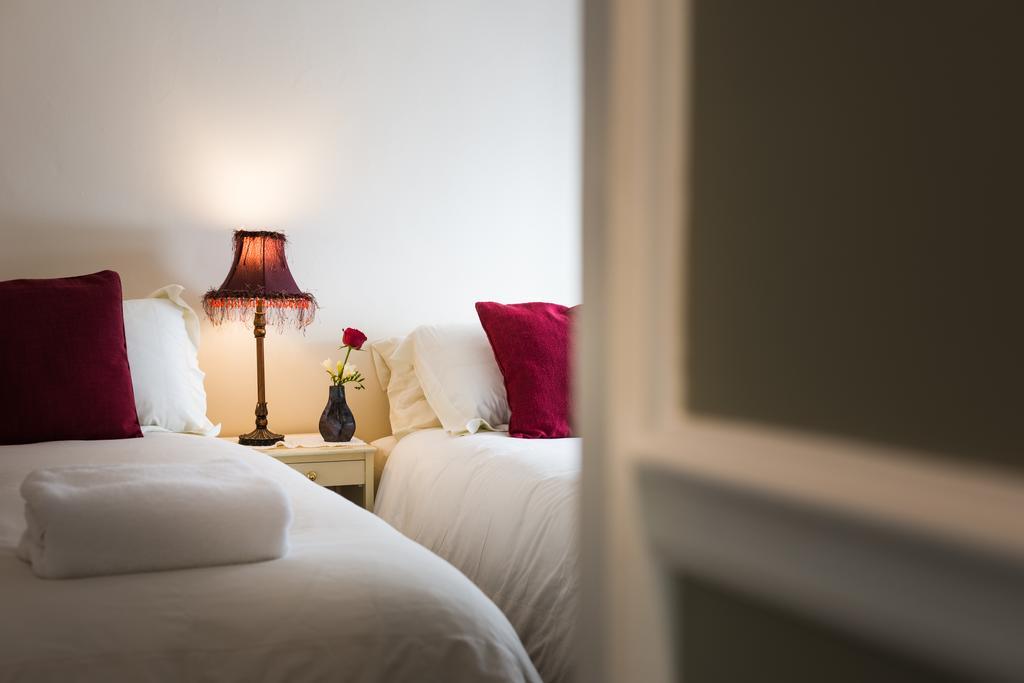 Tweepersoonskamer met 1 of 2 Bedden en een Extra Bed