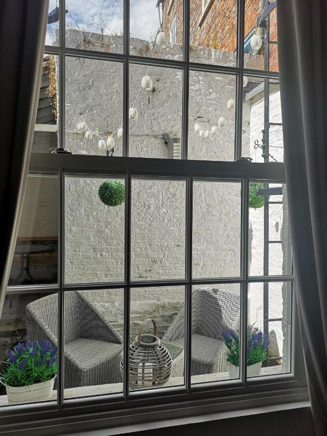 Superior Studio Apartment Private Terrace Minster Studio