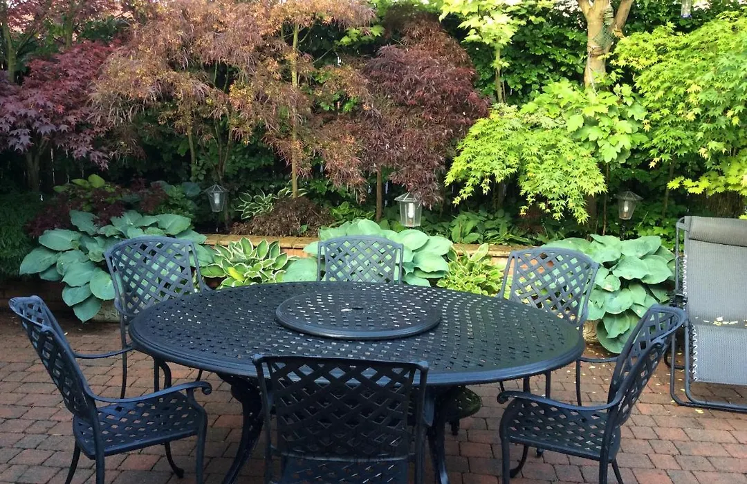 Grove House Bed & Breakfast-1
