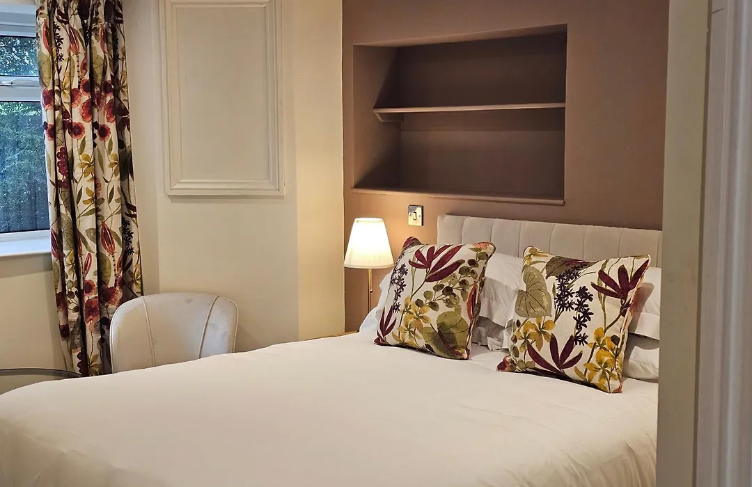 Georges Place-1