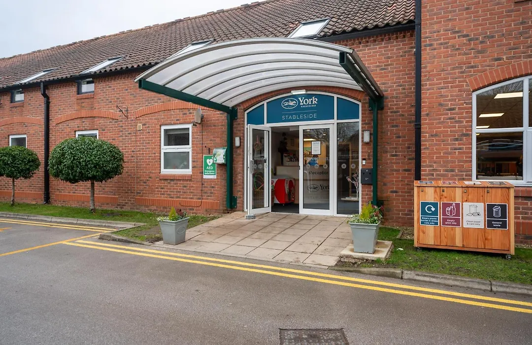 Stableside Hostel At York Racecourse-1