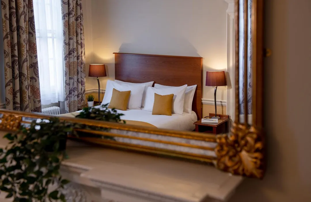 Middletons-1