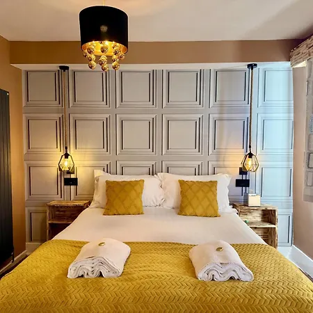 The Crescent Guest House-2