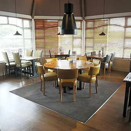 Premier Inn York North West-3