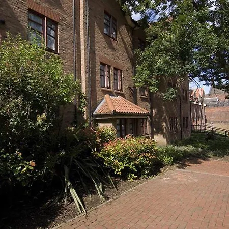 Premier Inn York City - Blossom St North-2