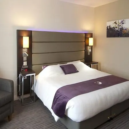 Premier Inn York South West-2