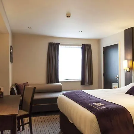 Premier Inn York South West-3