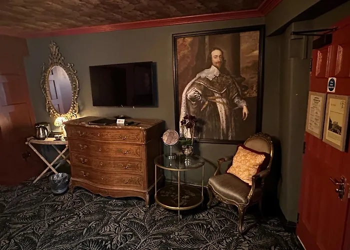 Hotels in YorkGolden Fleece