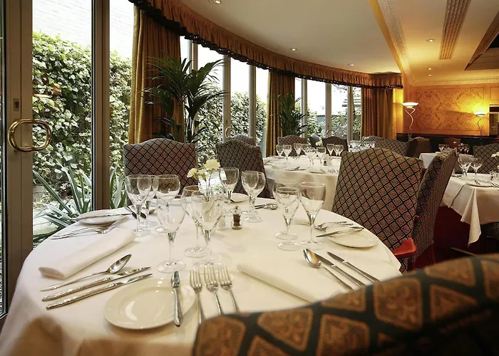 Mercure York Fairfield Manor Hotel