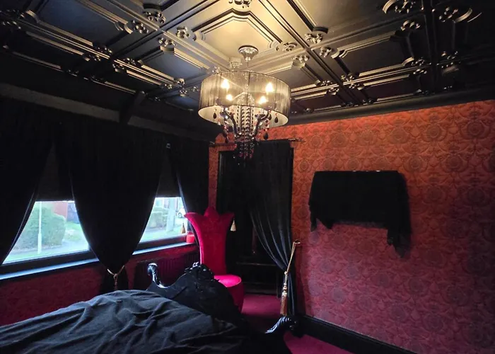Wednesday'S Family Rooms York